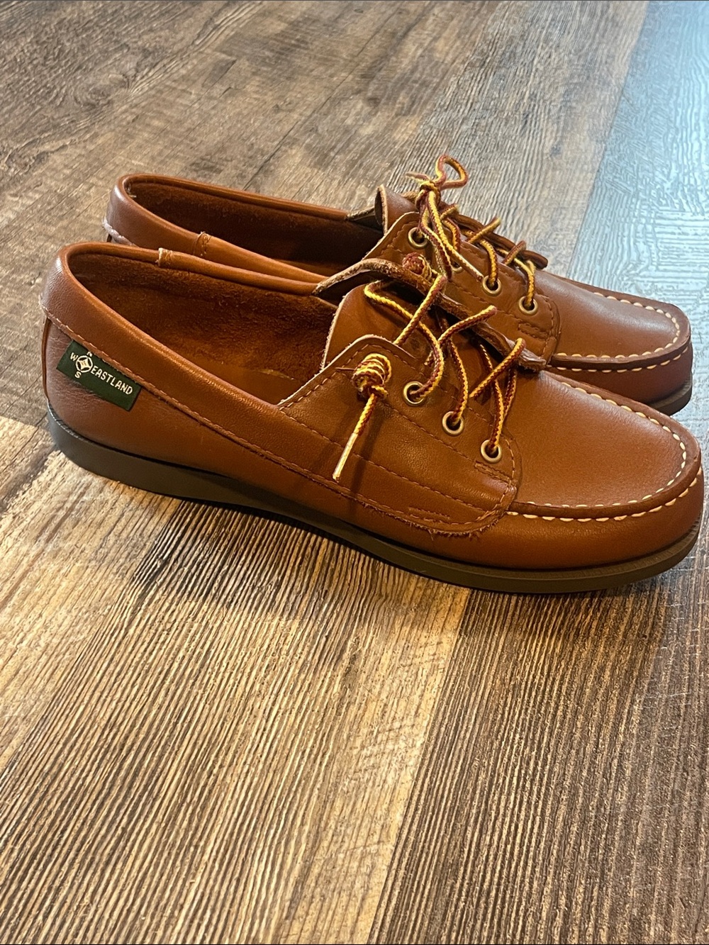 Eastland Classic Women’s Brown Leather Boat Shoes - Picture 3 of 6